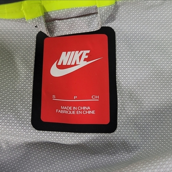 Nike running windbreaker size small great condition reflective lining - Picture 7 of 8